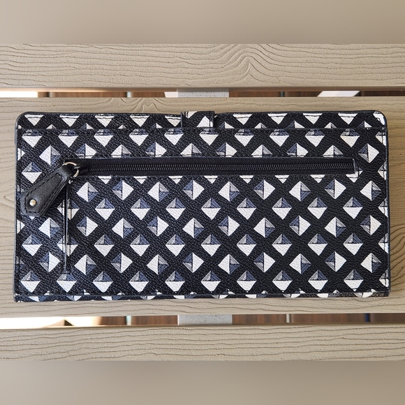 Vera Bradley Travel Organizer Wallet - Picture 2 of 8